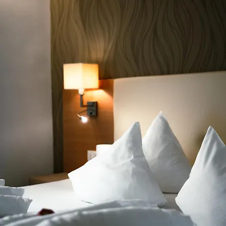 호텔 Gartenhotel Voelser Hof - Adults Only 4*